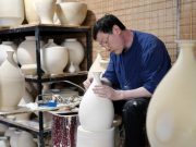 Cina: erede della tecnica di fabbricazione della porcellana del forno di Xing nello Hebei