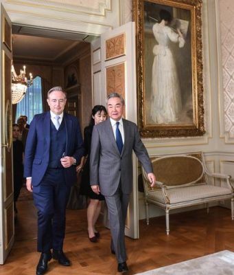 Belgio: ministro Esteri Wang Yi incontra primo ministro Bart De Wever