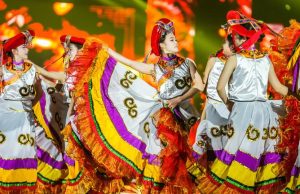 Cina: celebrazioni per il Festival della torcia del gruppo etnico Yi a Liupanshui