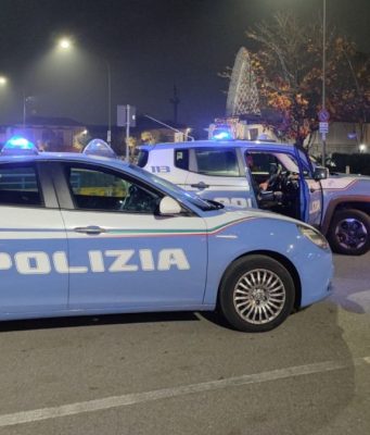 Cocaina e pistola in auto: due bresciani denunciati dalla Polizia
