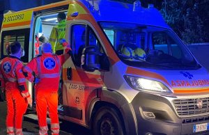 Coltellate nella notte a Gardone, feriti un uomo e una donna