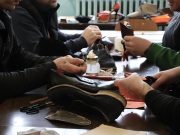 In carcere si formano artigiani. Terminato il corso per calzolai