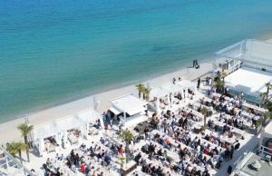 La nota del locale: “Il Coco Beach Club è regolarmente aperto”