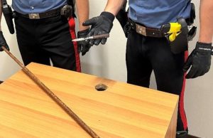 Rissa con tondino di ferro e coltello. Due denunciati