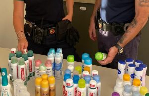 Ruba 650 euro di deodoranti: denunciato lui e il ricettatore