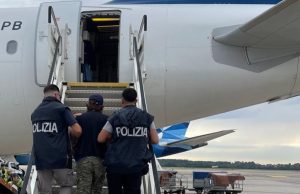 Stretta della Questura sugli irregolari: 10 espulsioni