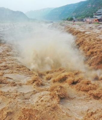 Cina: Shanxi, cascata di Hukou sul fiume Giallo