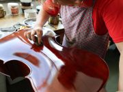 Cina: Henan, Queshan sviluppa industria di strumenti musicali