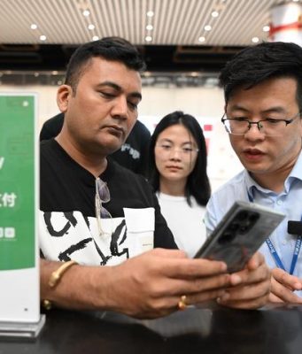 Cina: Guangdong, hub di aviazione gestisce 10 mln viaggi transfrontalieri