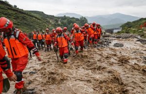 Cina: sforzi di soccorso dopo esondazioni di torrenti montani nel Gansu