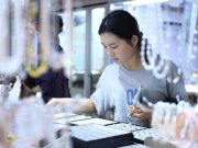 Cina: industria delle perle nella cittadina di Shanxiahu dello Zhejiang