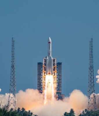 Cina: lancia nuovo gruppo di satelliti Internet