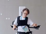 Cina: para-apneista italiano prova esoscheletro con cui “sembra di volare”