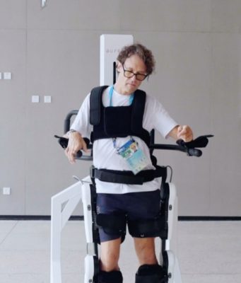 Cina: para-apneista italiano prova esoscheletro con cui “sembra di volare”