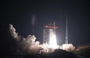 Cina: lanciato gruppo di satelliti in orbita terrestre bassa