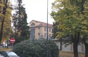 Appicca un incendio a Canton Mombello per evitare il trasferimento