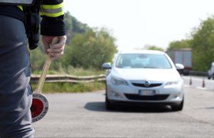 Controlli rafforzati per l’estate: 11 patenti ritirate e 6 denunce