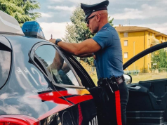 19enne, ricercato, alla vista dei Carabinieri tenta la fuga. Arrestato