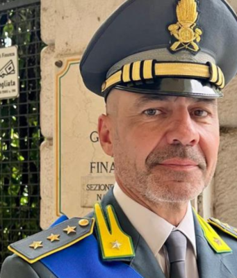 Salò, cambio al vertice della GdF sul Garda: Luca Boz è il nuovo comandante
