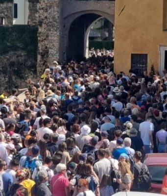 Overtourism, il Prefetto scrive ai Sindaci: “Siate pronti”