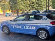 Ragazza aggredisce e ferisce un agente: 21 giorni di prognosi