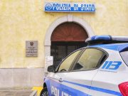Rompe il finestrino di un’auto e ruba: arrestato 46enne irregolare