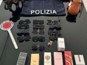 Rubano nel centro commerciale. Tre pluripregiudicati in manette