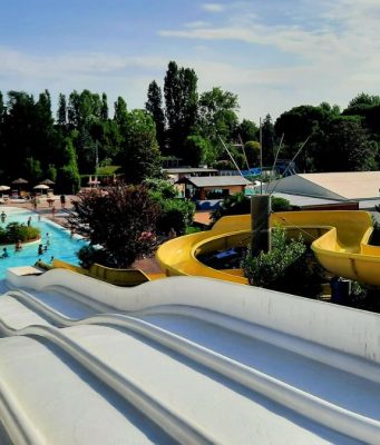 “Spettacoli senza autorizzazioni”. Parco acquatico sotto sequestro