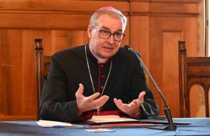 Vescovo Tremolada operato di colecisti: “È sereno e in buona ripresa”