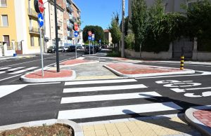 Via Camozzi, riqualificazione conclusa: zona 30 e depavimentazione