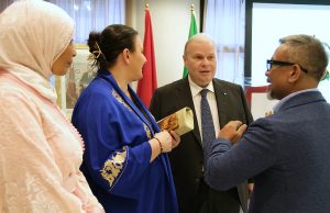 Brescia alla Festa del Trono con Lingua Madre e il Questore