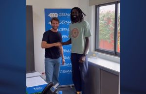 Ndour c’è. Il video-annuncio della permanenza a Brescia