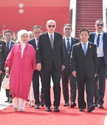 Cina: arrivo del presidente turco Erdogan per il vertice SCO 2025
