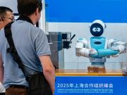 Cina: robot attirano sguardi al media center del vertice SCO di Tianjin