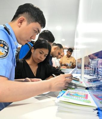 Cina: aumento +50% ingressi di stranieri con esenzione visto a gen-ago