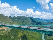 Cina: il ponte più alto del mondo apre al traffico nel Guizhou