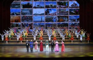 Cina: gala per il 70esimo anniversario della fondazione della regione autonoma dello Xinjiang uiguro a Urumqi