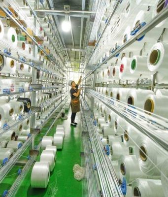 Cina: utili principali imprese industriali tornano a crescere nei primi 8 mesi del 2025