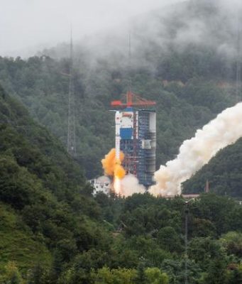 Cina: lancia con successo due nuovi satelliti di prova