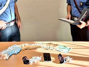 Dieci dosi di cocaina nel calzino. Arrestato 46enne