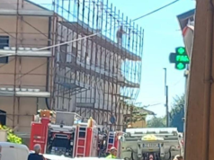 Sull’impalcatura per chiedere lo stipendio, sono scesi i tre operai