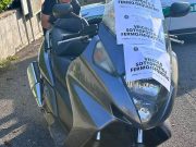 Fuga in moto senza patente: 12mila euro di multa e denuncia