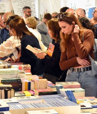 Librixia 2025: 182 incontri tra libri, autori e dibattiti. Il programma