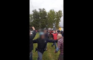 Sassi e vetri tra i supporter di “Calcio Antico” e i manifestanti Pro Palestina