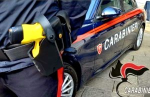 Ubriaco aggredisce i Carabinieri, bloccato con il taser e arrestato
