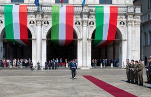 4 Novembre, la cerimonia in Piazza Loggia con le Forze Armate