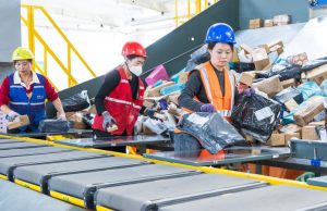 Cina: volume delle consegne espresse supera 150 miliardi di pacchi