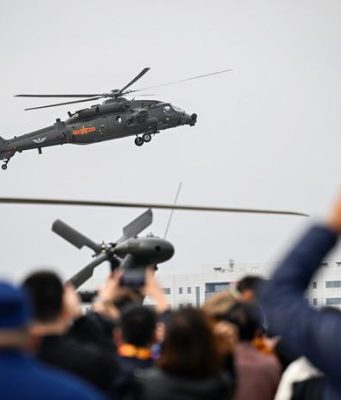 Cina: esibizione durante la settima China Helicopter Exposition a Tianjin