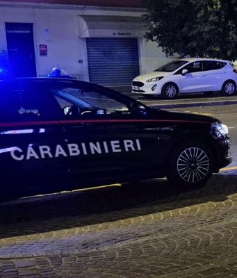 Arrestato perché incendiava auto e minacciava la vittima