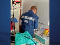 Odontotecnico si finge dentista: studio abusivo in casa e farmaci scaduti